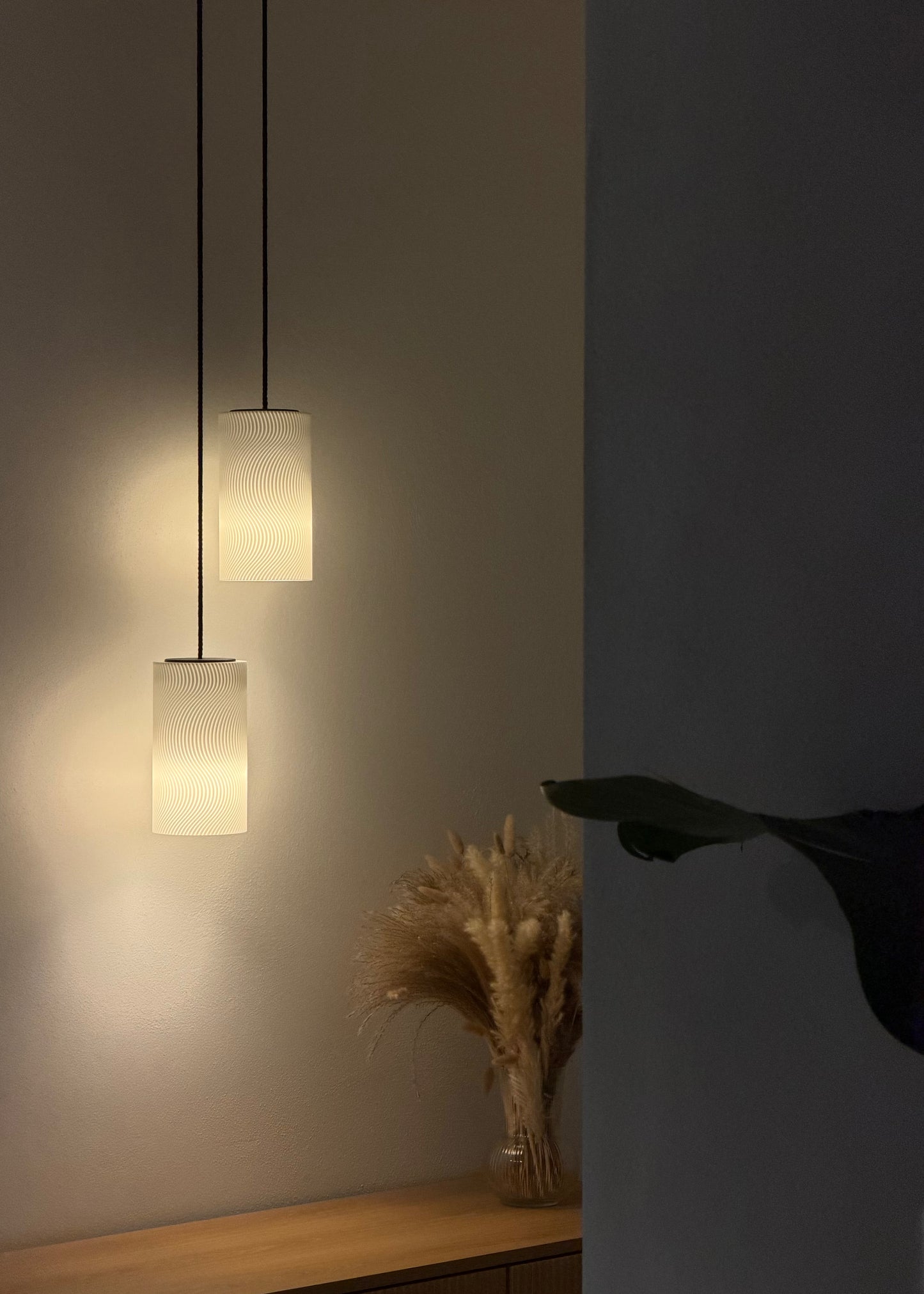 Karma Duo kabellose Pendelleuchte im Wohnzimmer